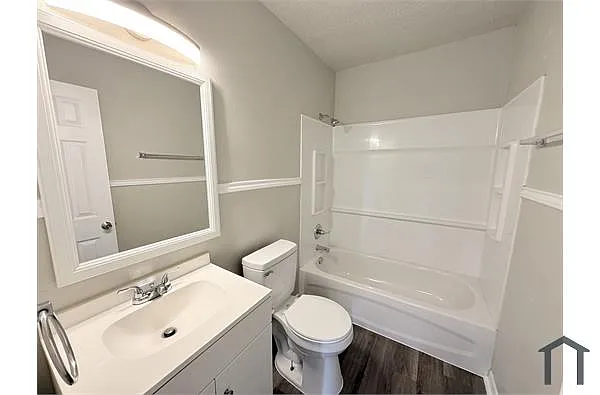 Building Photo - 507 W Avenue A #507