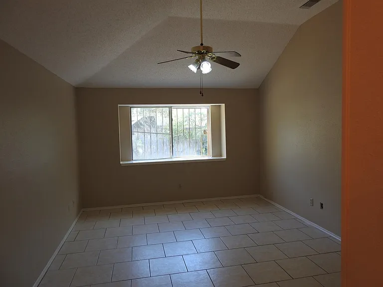 4326 Katrina Ln — Photo 9