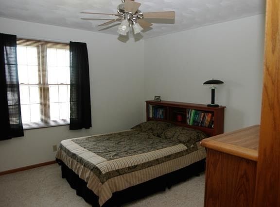 4th image of 256 Knoll View Dr