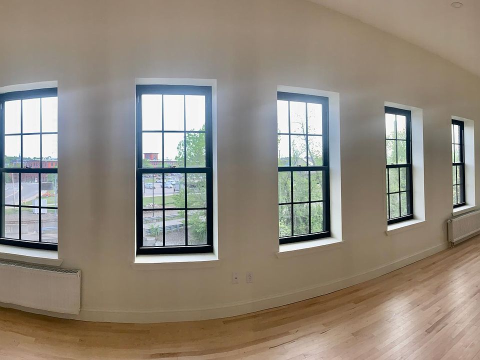 146 Main St APT 301, Saco, ME 04072 Zillow