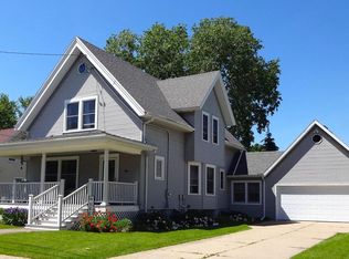 110 W Main St, Dane, WI 53529