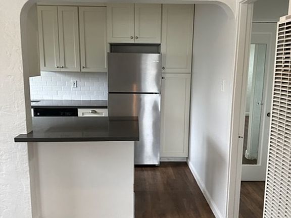 5th image of 1234 Delaware Ave #1236