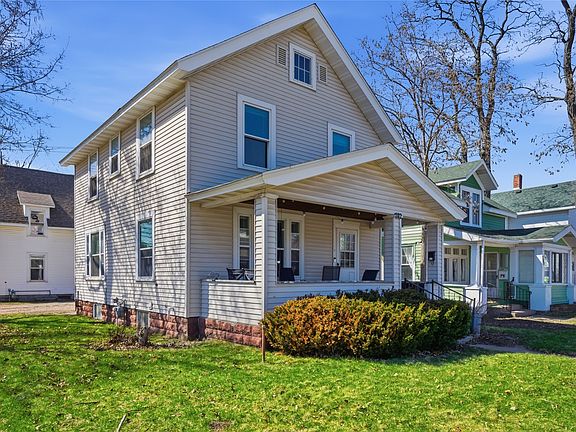2nd image of 702 5th Avenue