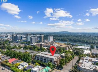 4280 S Corbett Ave Unit 201, Portland, OR 97239