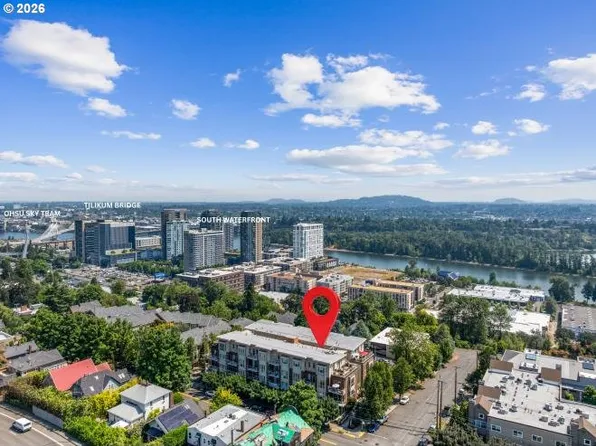 4280 S Corbett Ave Unit 201, Portland, OR 97239