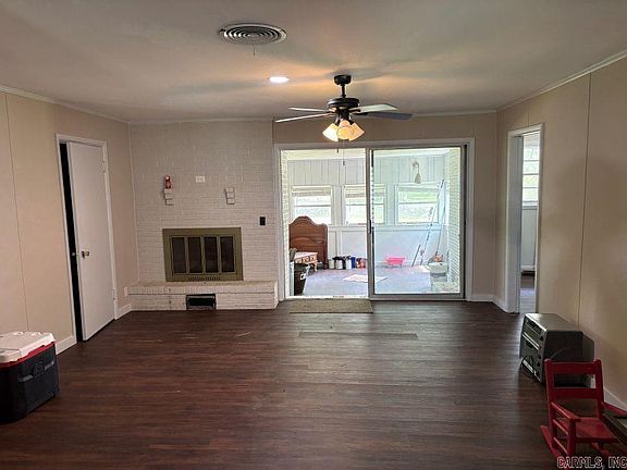 4th image of 301 Coil St