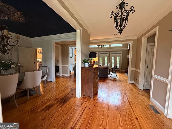 2nd image of 1030 Walton Cir