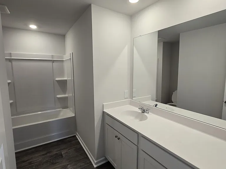 Full Sized Bathroom Upstairs