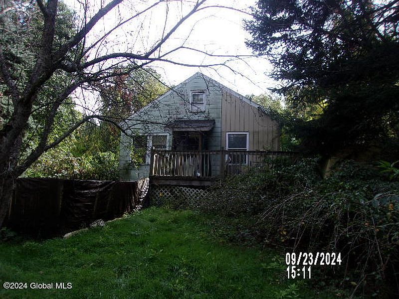 2nd image of 1650 Crescent Road