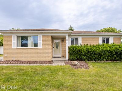 40026 Kristen Dr, Sterling Heights, MI, 48310