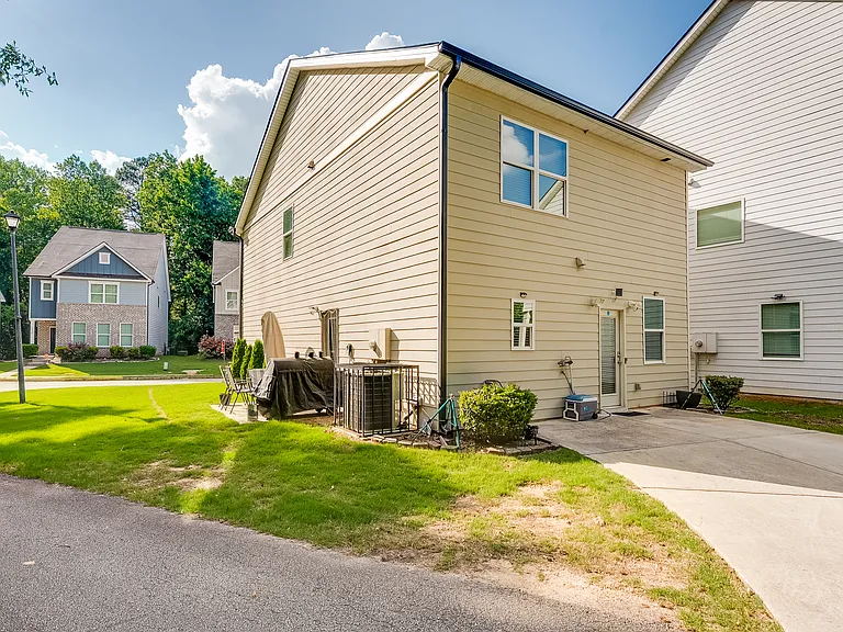 1313 Sweetbriar Cir — Photo 29