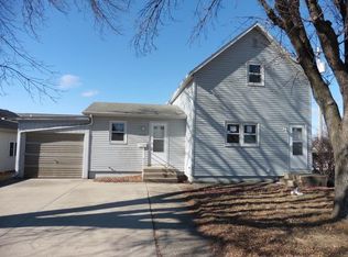 713 N Crawford St, Carroll, IA 51401