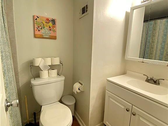4th image of 4504 La Carmen Ct
