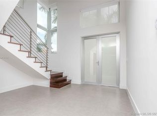 8246 NW 33rd Ter, Miami, FL 33122