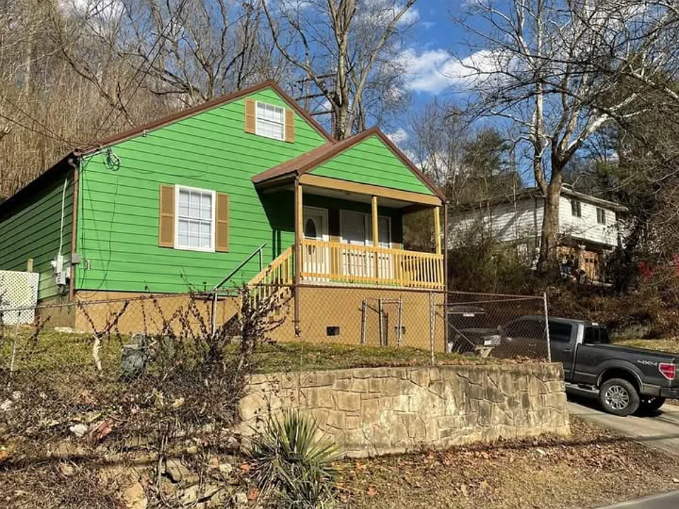 924 Woodward Dr