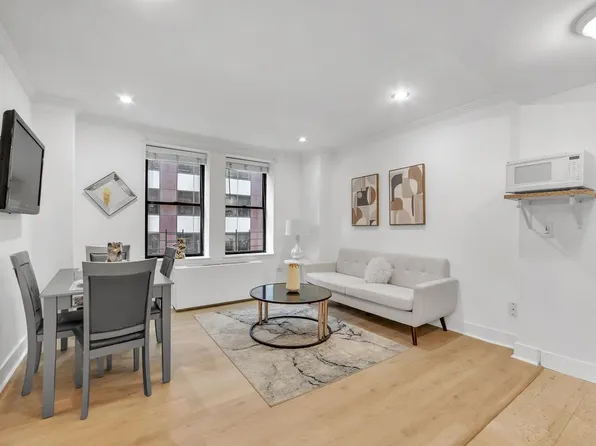 150 West 51st Street image 1 of 15