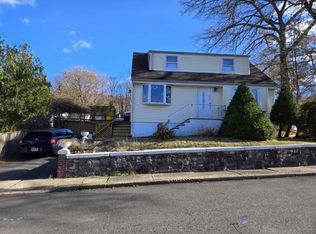 308 Chestnut St, Fairview, NJ 07022