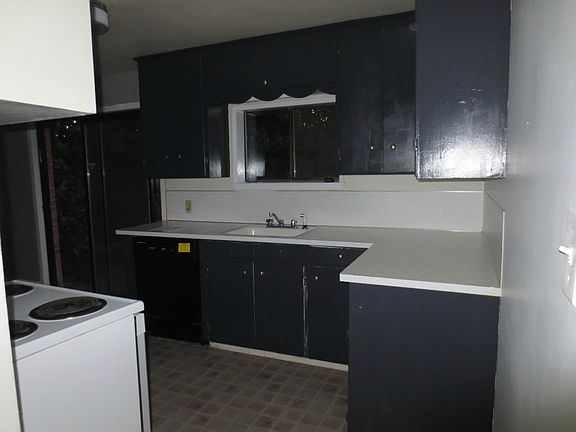 3rd image of 11509 26th Ave SW
