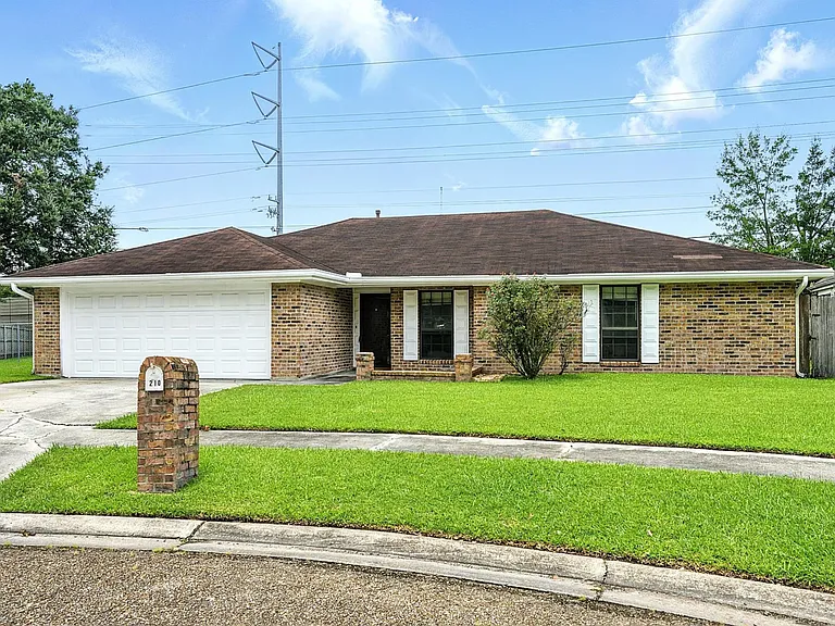 210 Wayside Dr — Photo 7