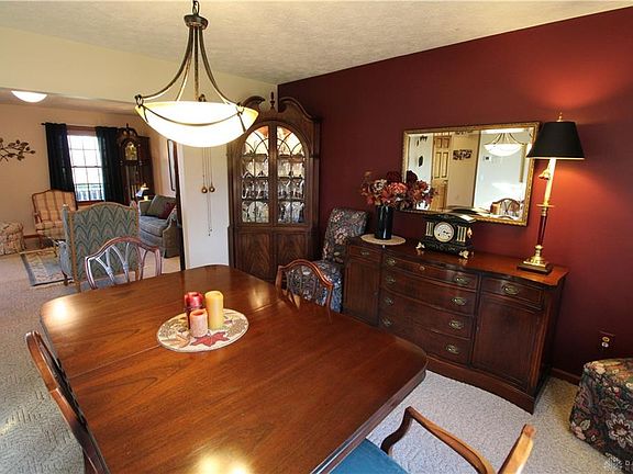 4th image of 945 Golden Beech Dr