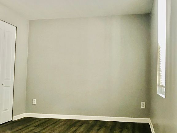 3rd image of 2855 S Quinn St #1F