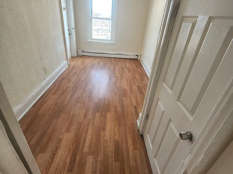 1 Wayne Ave #3 — Photo 4