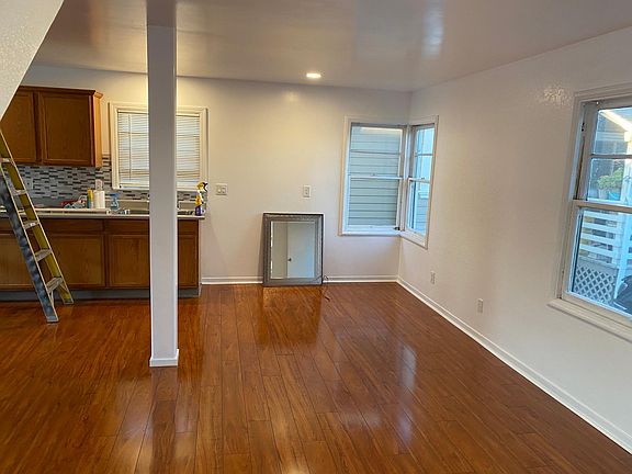 3rd image of 306 Willow Ave #0