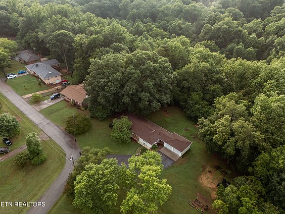 3rd image of 2201 Sentell Cir
