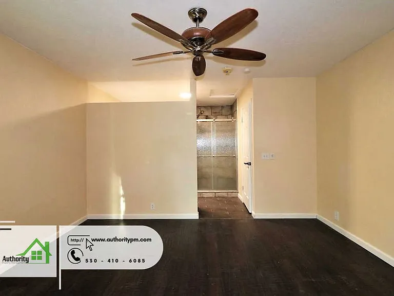 875 Lakeview Dr — Photo 22