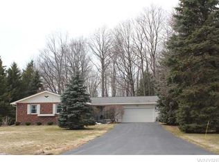 100 Fernott Dr, Lancaster, NY 14086