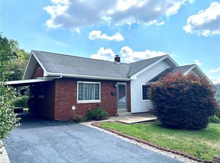 4 Chestnut St, Belle Vernon, PA