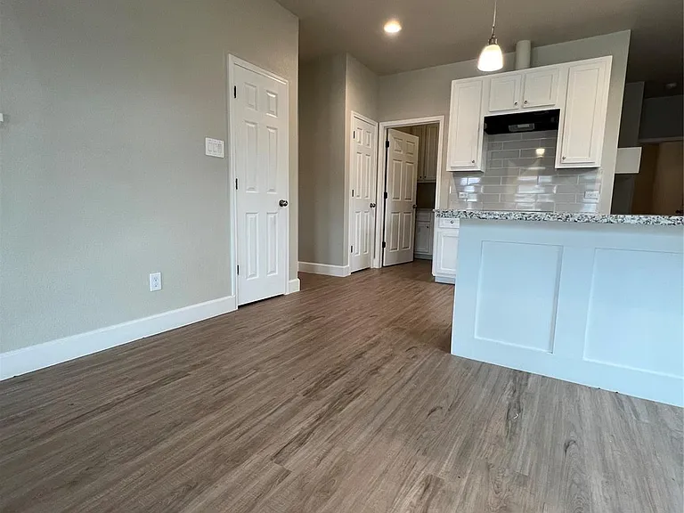9722 Pelsey St — Photo 3
