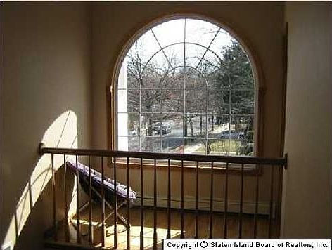 2nd image of 7 Bear St