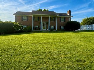 2197 Grandview Rd, Beaver, WV 25813