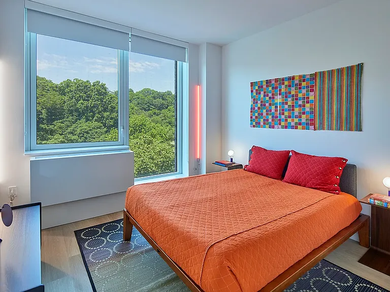 4650 Broadway #1008 — Photo 3