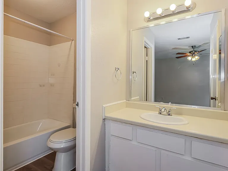 12627 Day Hollow Ln — Photo 11