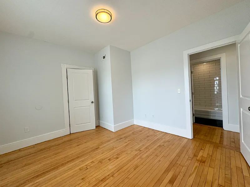 4 bed, 9999 sqft, $3,400 — Photo 4