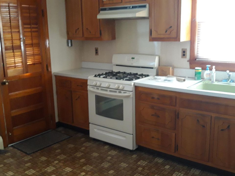 1st image of 380 Prescott St