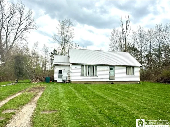 3847 Williams St, Dunkirk, NY 14048