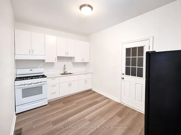 396 Crawford St, Toronto, ON M6J 2V9
