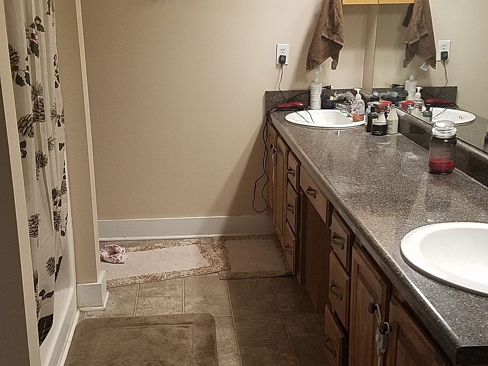 Master bath. 