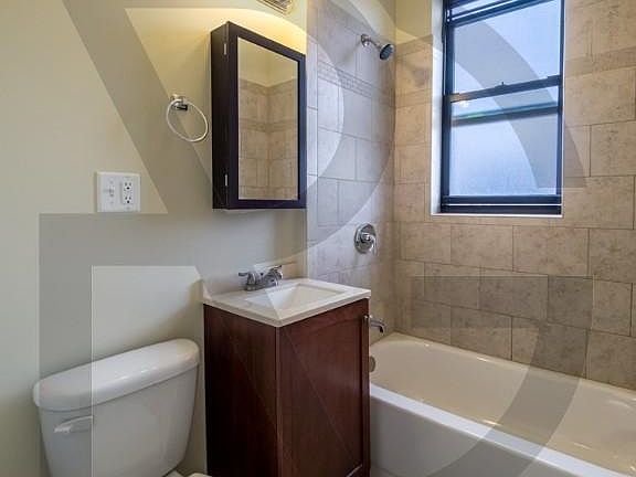 5th image of 818 W Diversey Pkwy #A818j