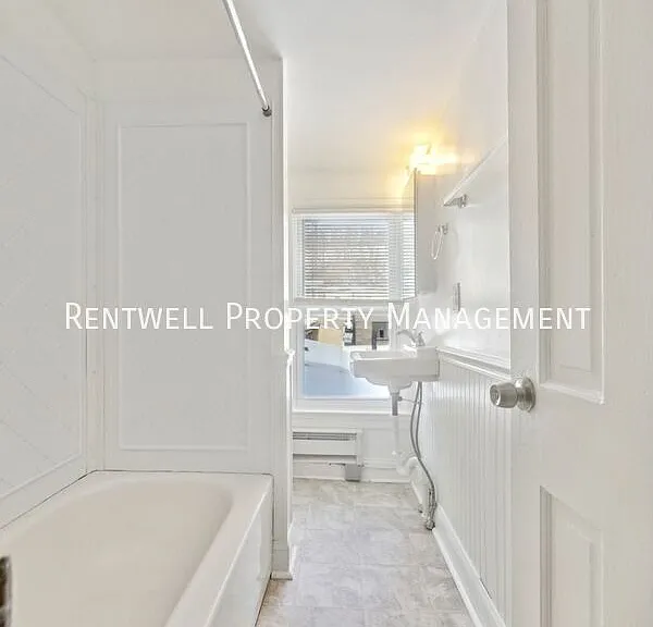 201 Chestnut St #4 — Photo 11