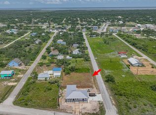 184 Shady Oak Ln, Rockport, TX 78382