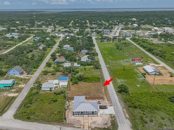 184 Shady Oak Ln, Rockport, TX 78382