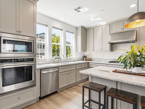 5th image of 2808 Telegraph Blvd