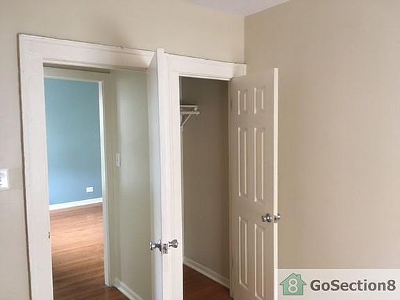 5th image of 6924 S Oglesby Ave #2412