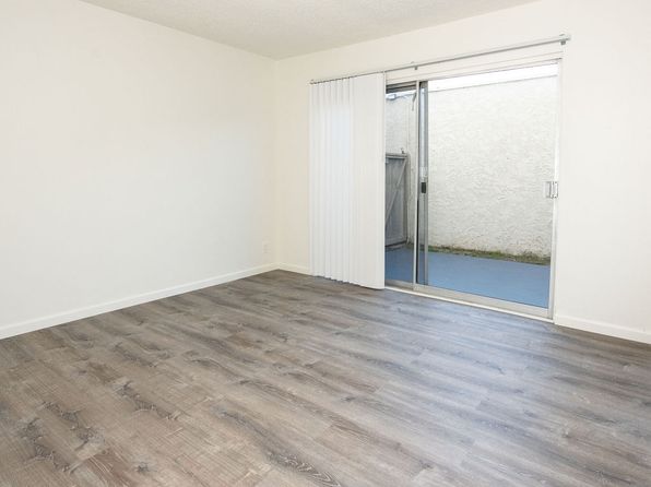 1959 Cloverfield Blvd APT 215
