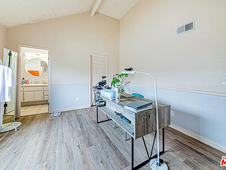 14742 Pioneer Blvd — Photo 19