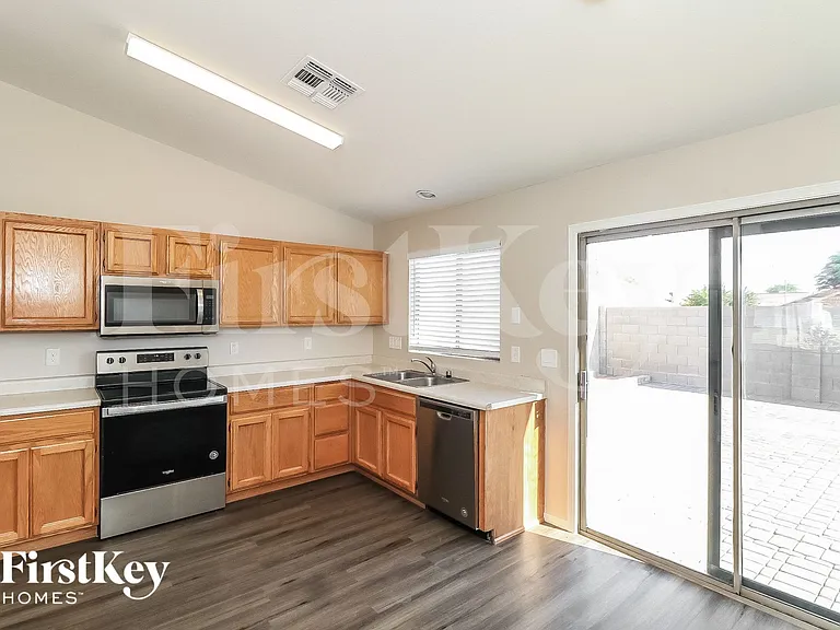 11243 W Diana Ave — Photo 5